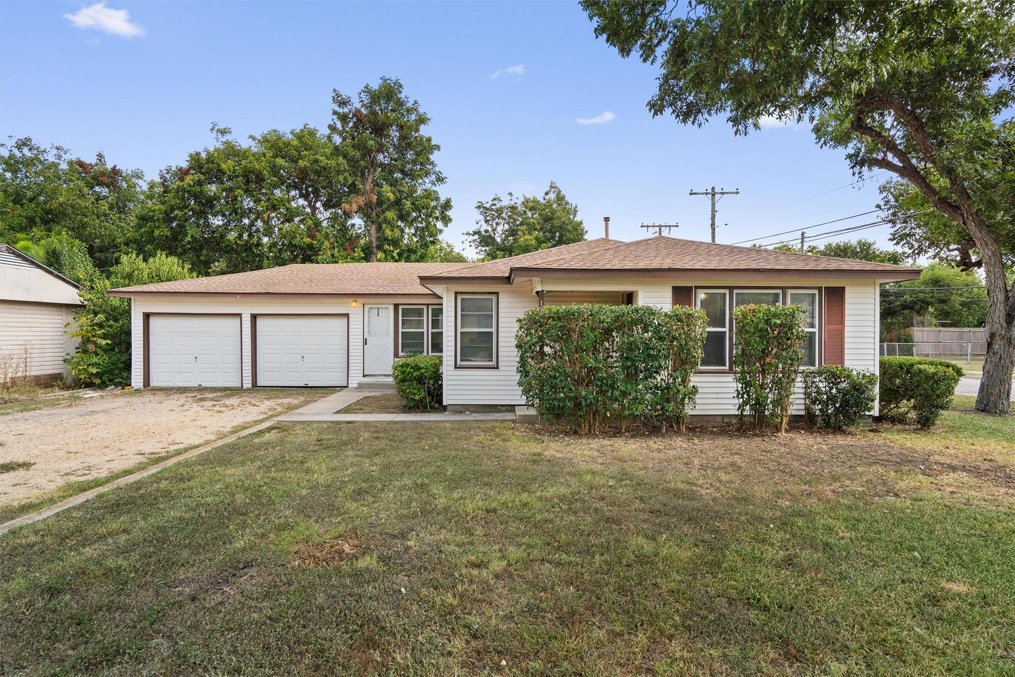 1119  Kent St, Taylor, TX 76574 — photo 1