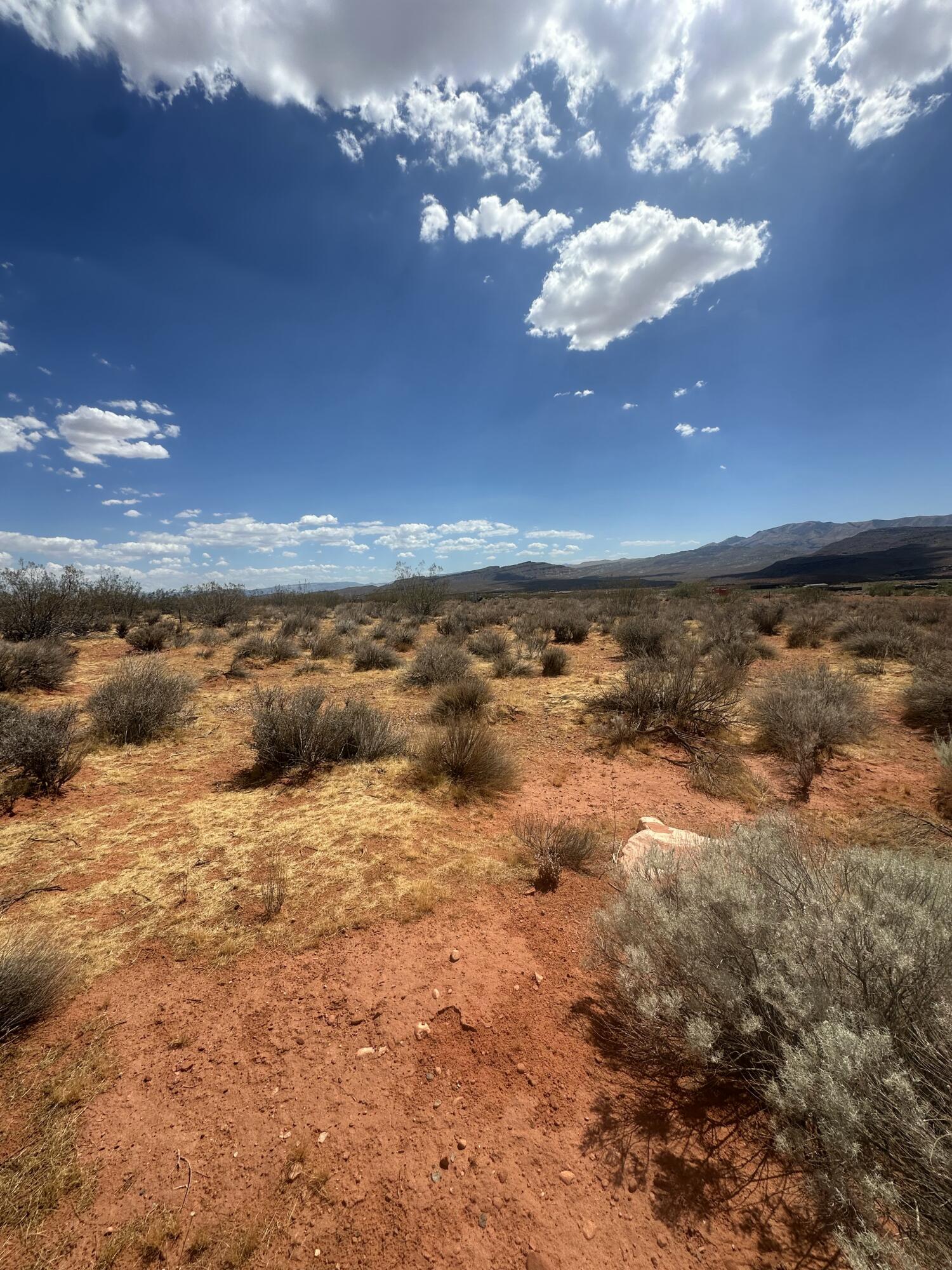 515 W Tearasinab Way, Ivins, UT 84738