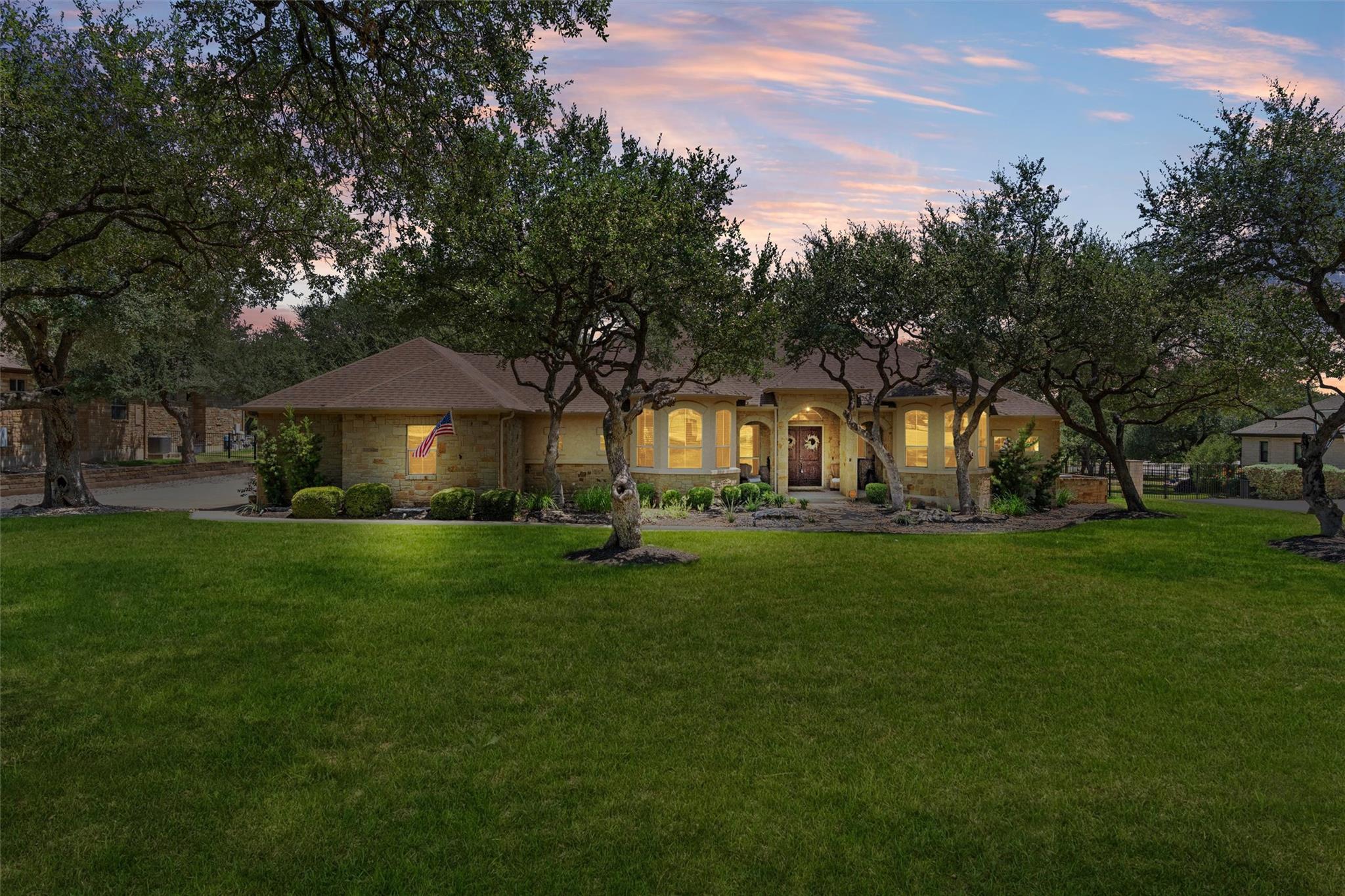 104  Vista Ln, Georgetown, TX 78633 — photo 1