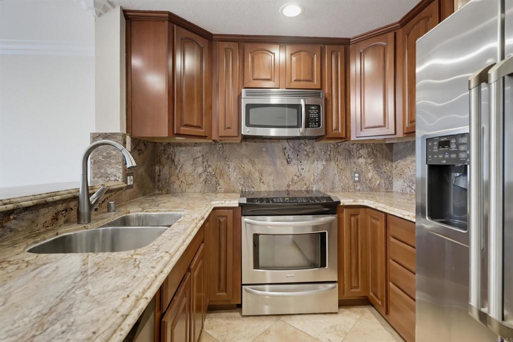 8889 Caminito Plaza Centro 7319, San Diego, CA 92122 — photo 1