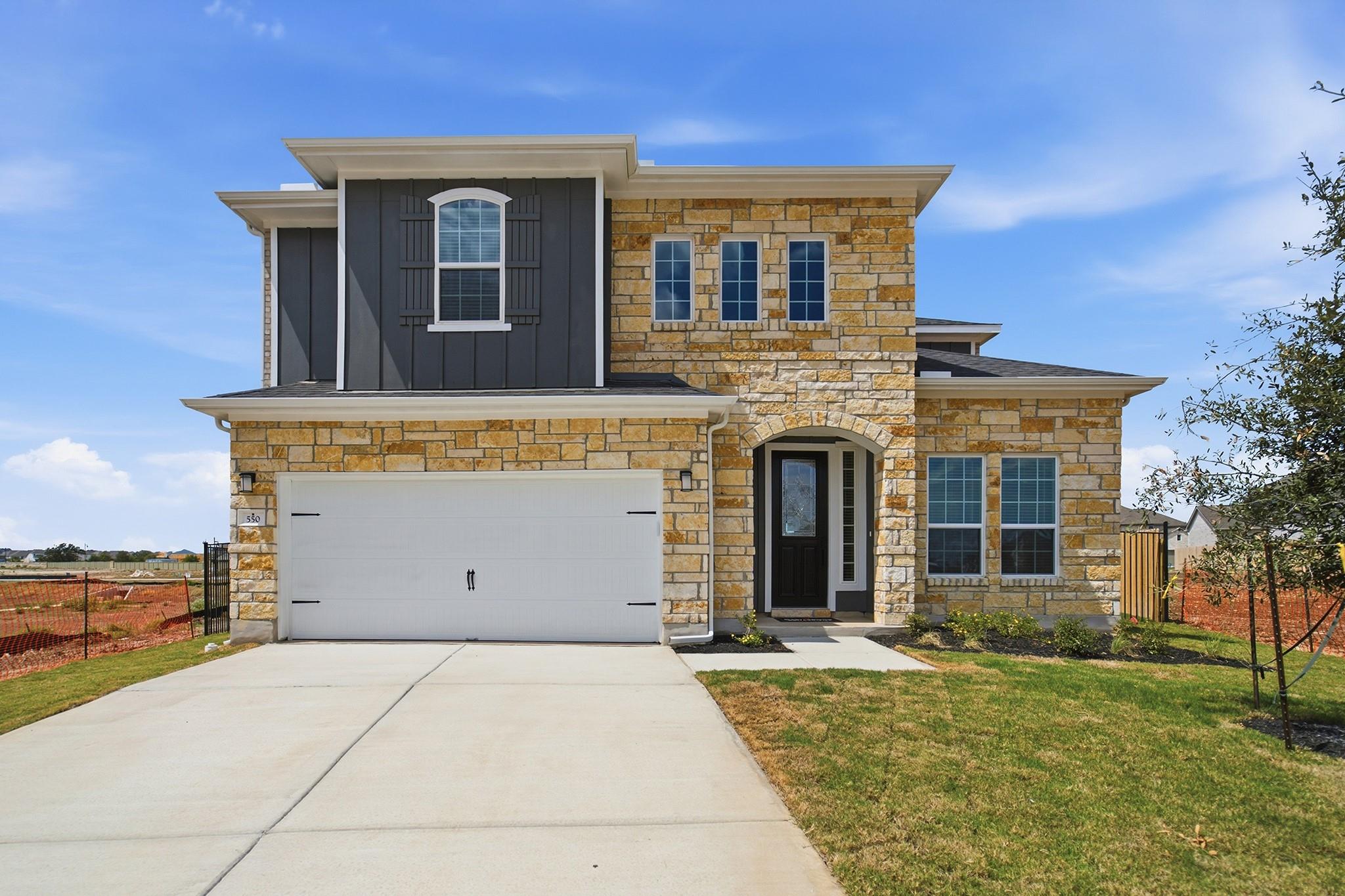 550 Los Aliso Ct, Liberty Hill, TX 78624 — photo 1