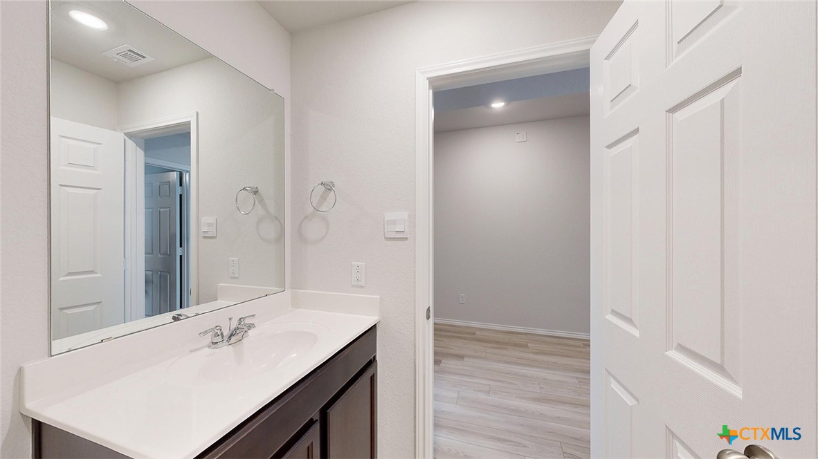 418 Isham, Killeen, TX 76542 — photo 1
