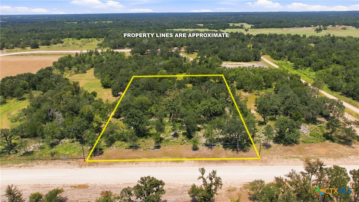 408 Cresent Bend, Cameron, TX 76520 — photo 1