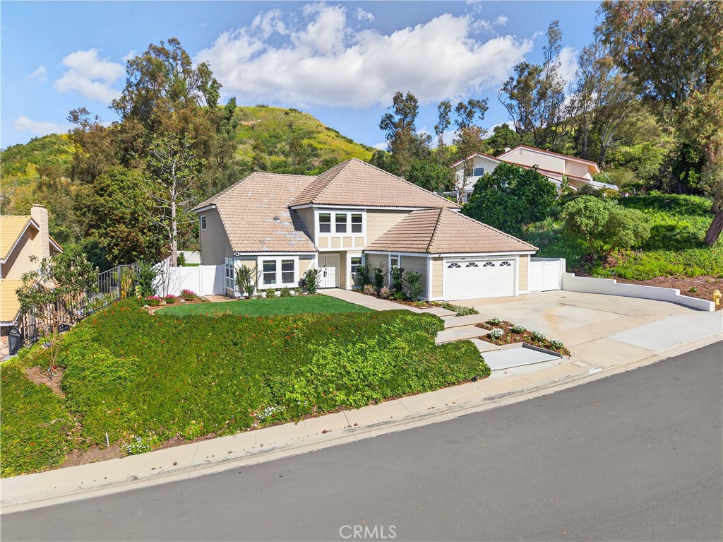1070 S Road Runner, Anaheim, CA 92807 — photo 1
