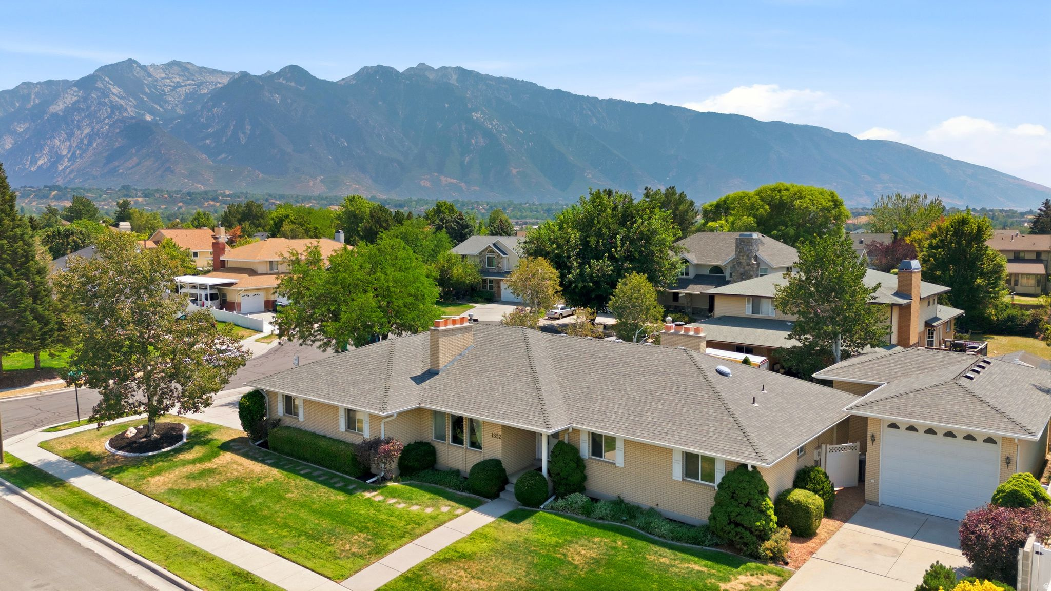 1852 E WILD WILLOW LN, Sandy, UT 84093 — photo 1