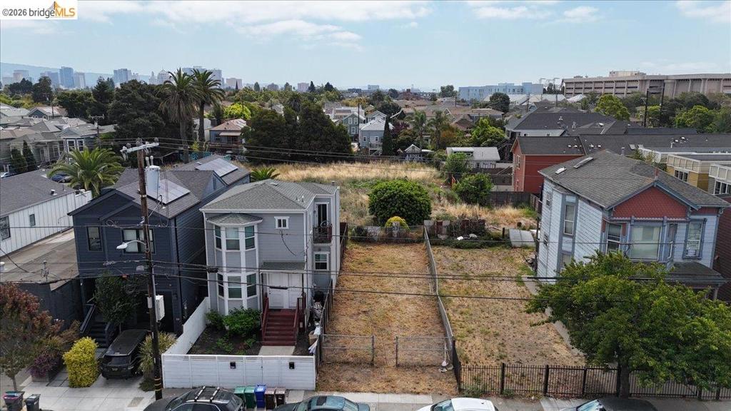826 Pine ST, Oakland, CA 94607 — photo 1
