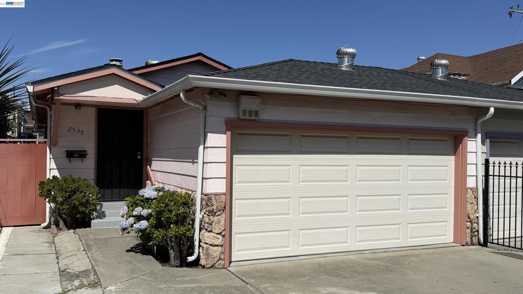 2538 E 16Th St, Oakland, CA 94601 — photo 1
