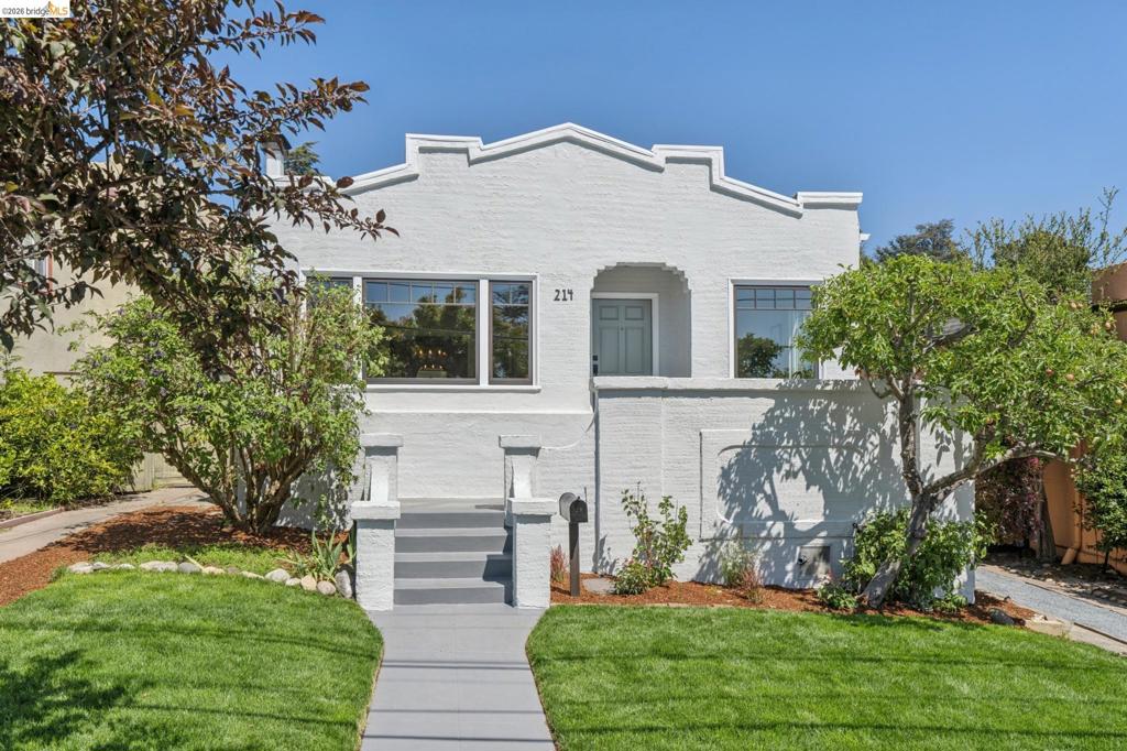 214 Mandalay Rd, Oakland, CA 94618 — photo 1