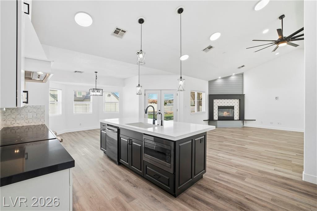 1352  Lake Valley Drive