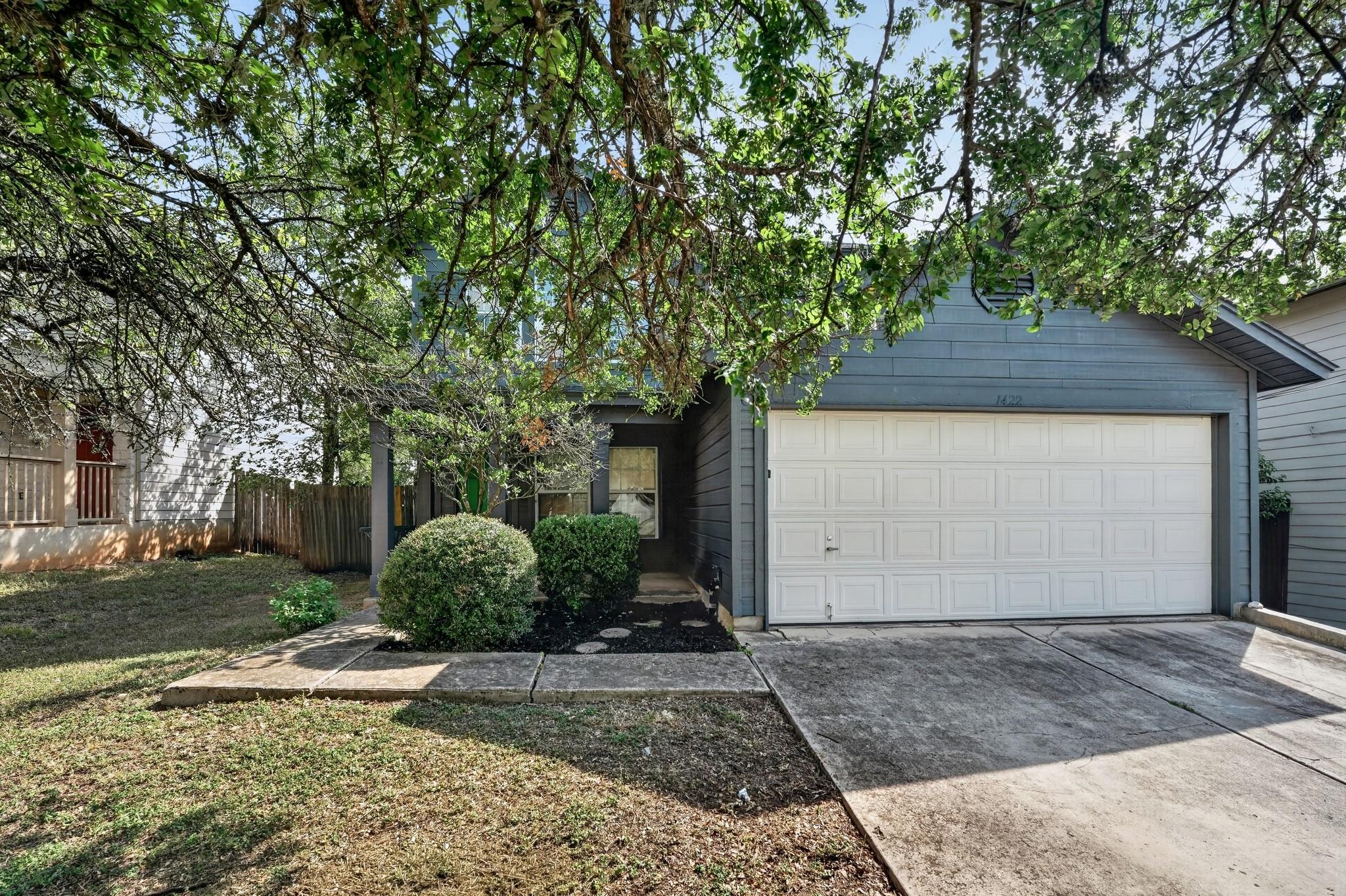 1422 Meadow, San Marcos, TX 78666 — photo 1