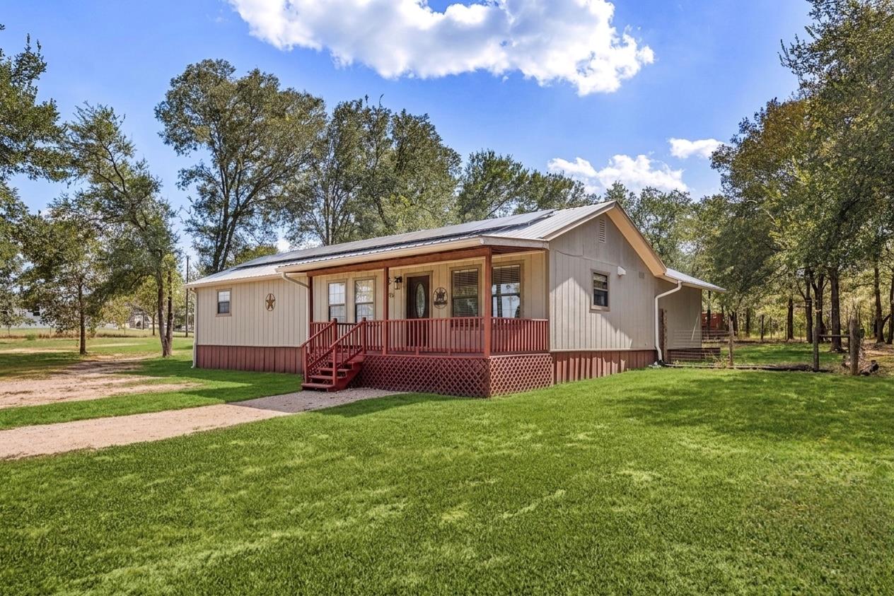 195 Branding Iron, Lockhart, TX 78644 — photo 1