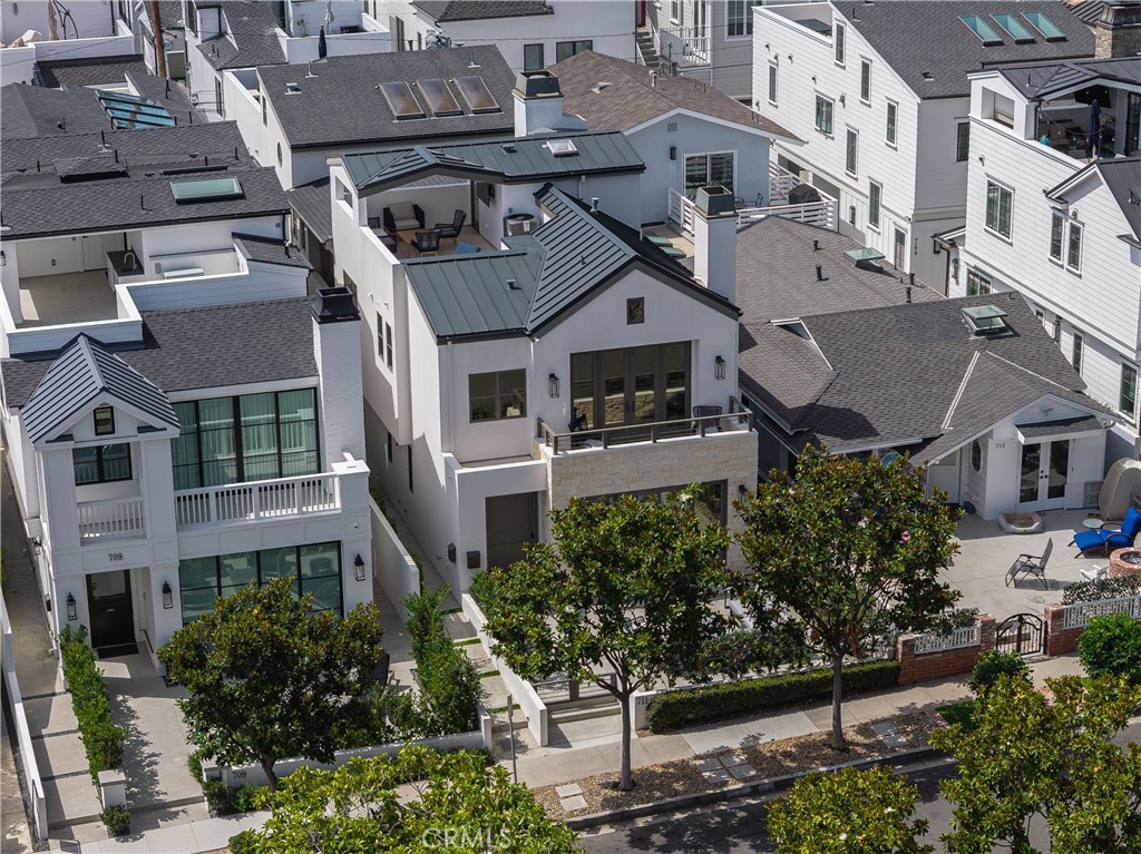 711 Marigold Avenue, Corona Del Mar, CA 92625 — photo 1