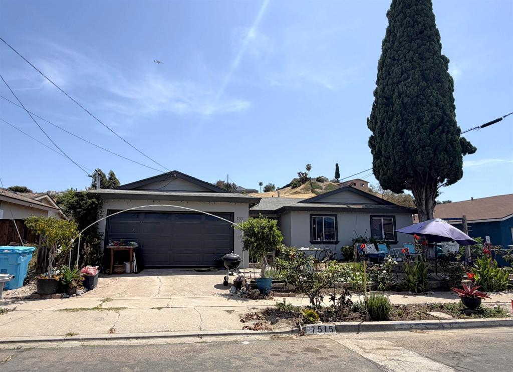 7515 Black Oak, San Diego, CA 92114 — photo 1