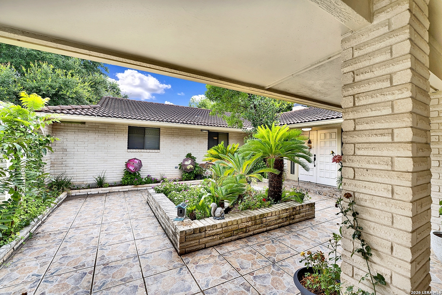 5 AUGUSTA DR, , 78155 — photo 1