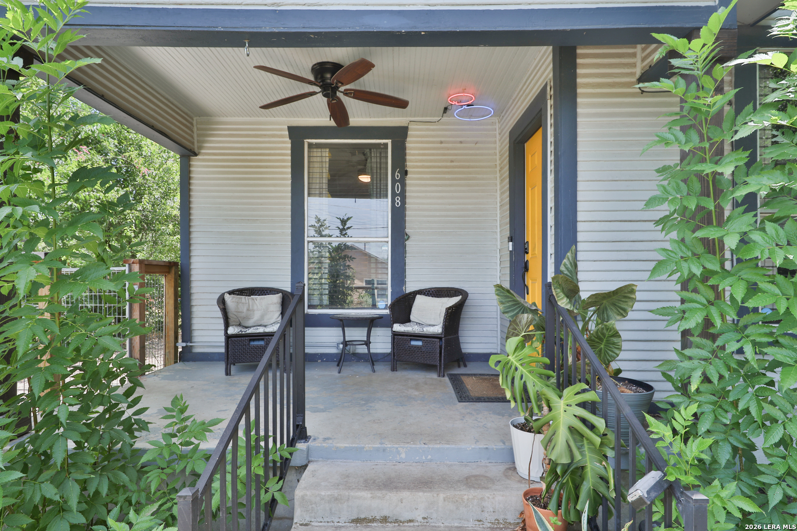 608 KENTUCKY AVE, San Antonio, TX 78201 — photo 1