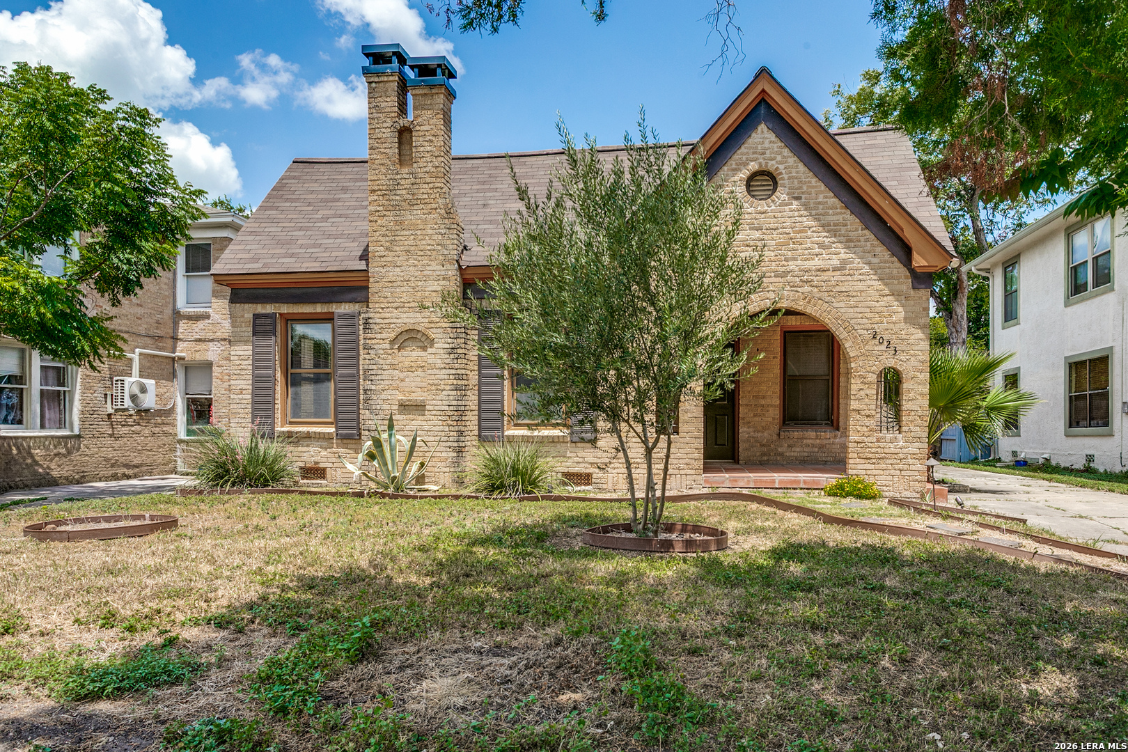2023 W Kings Hwy, San Antonio, TX 78201 — photo 1