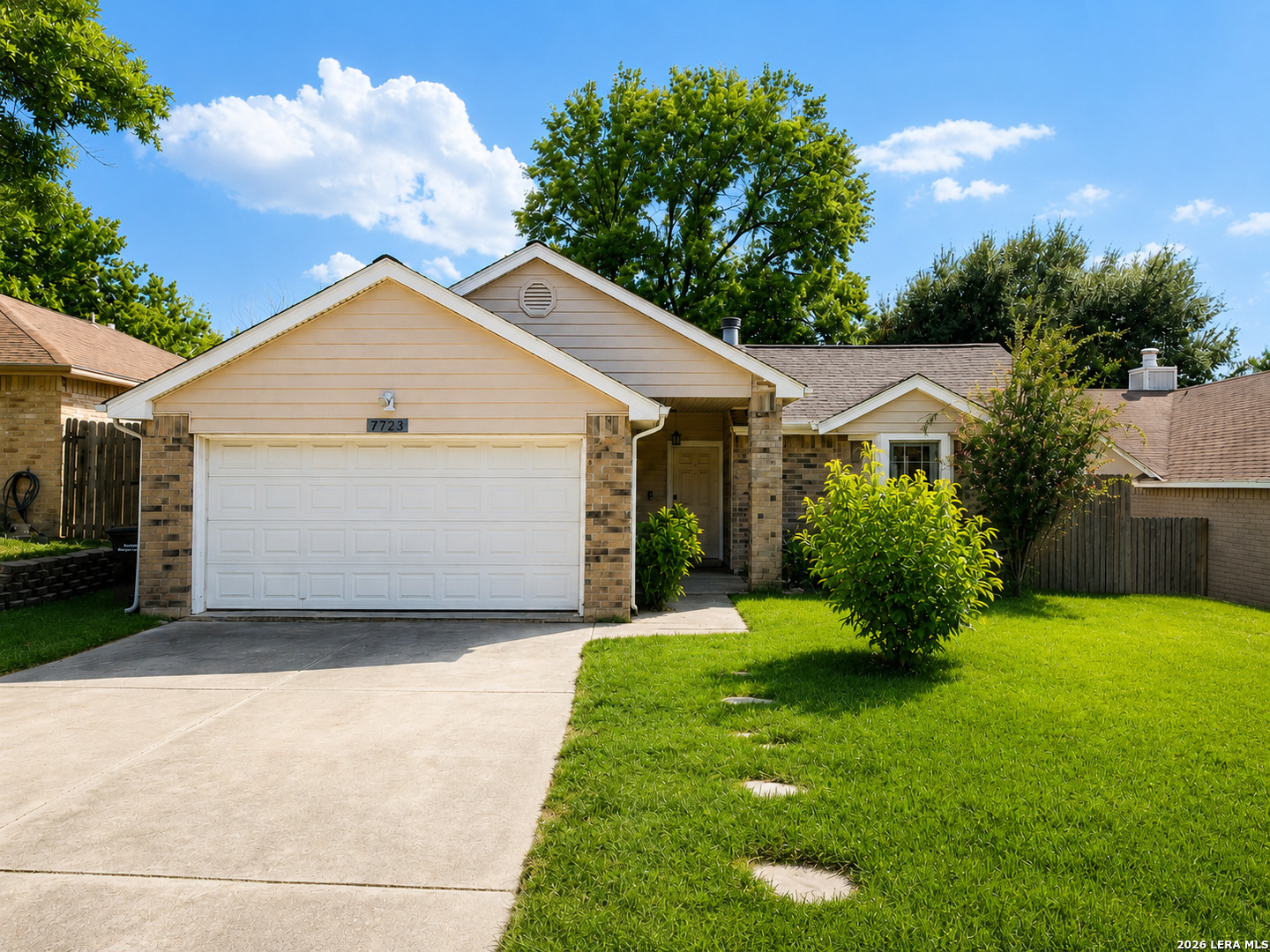 7723 APPLE GRN, San Antonio, TX 78240 — photo 1