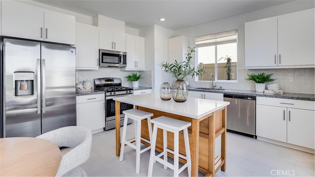 17956 Hawes Court, Hesperia, CA 92345 — photo 1