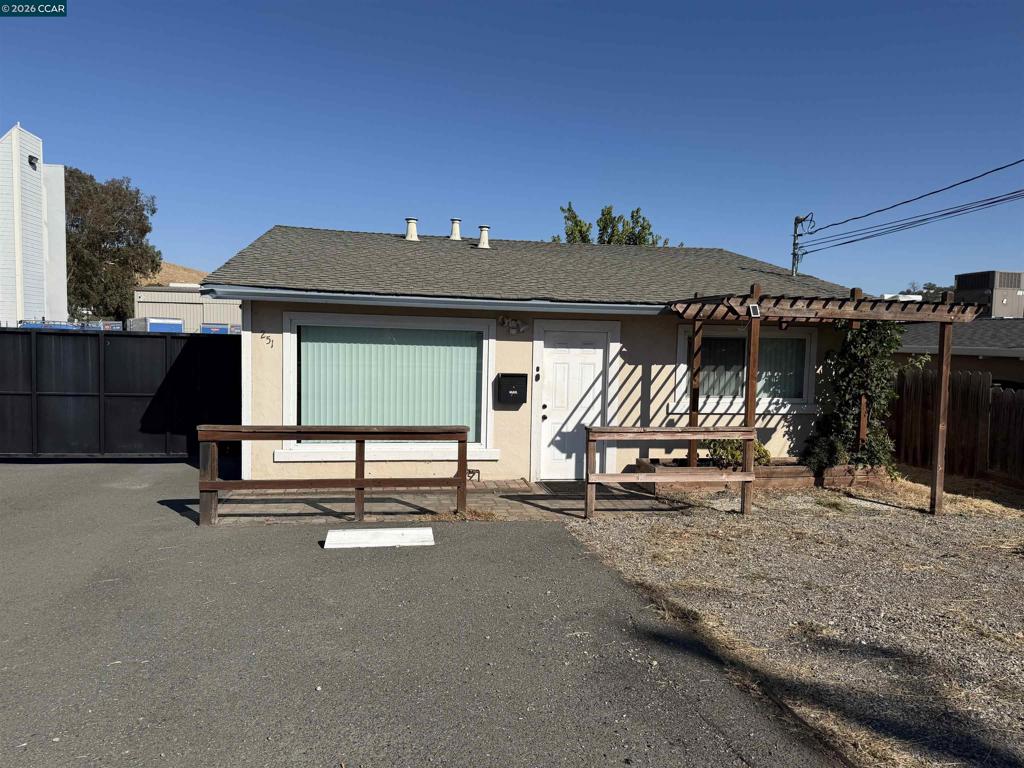 251 Arthur Rd, Martinez, CA 94553 — photo 1