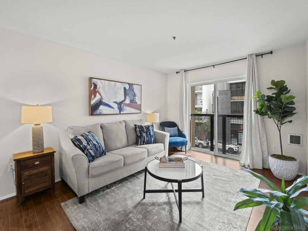 1970 Columbia St 312, San Diego, CA 92101 — photo 1