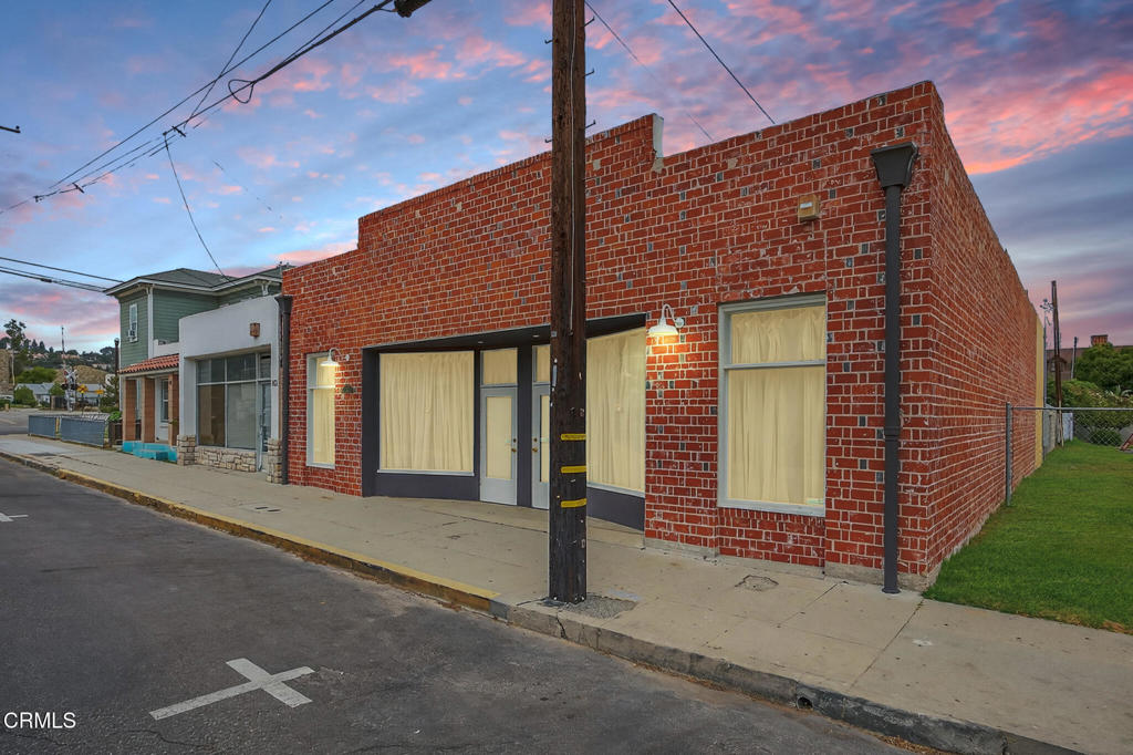 141 Davis Street, Santa Paula, CA 93060 — photo 1