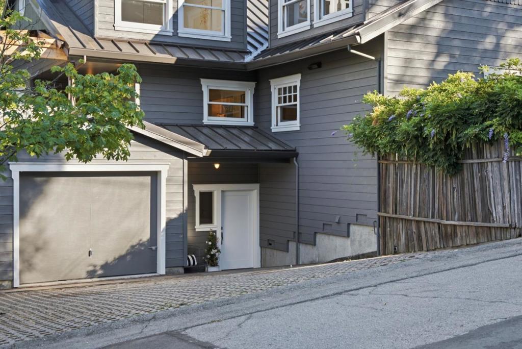 133 Russell Avenue