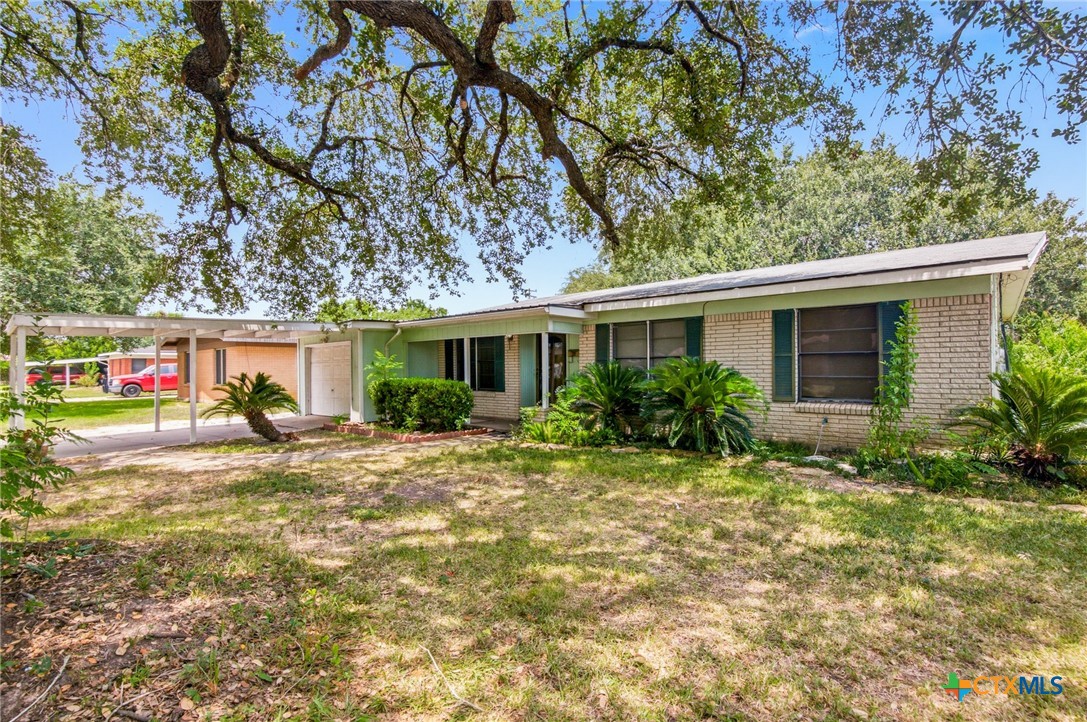 2302 E Rosebud Avenue, Victoria, TX 77901 — photo 1