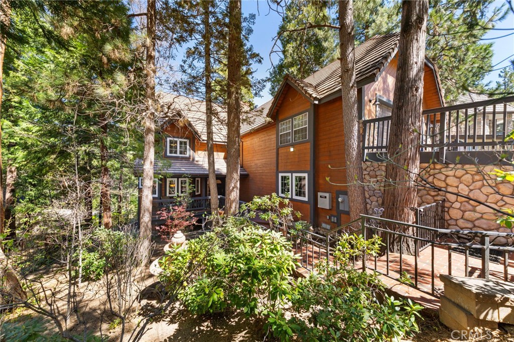 447 Bay View Drive, Lake Arrowhead, CA 92352 — photo 1