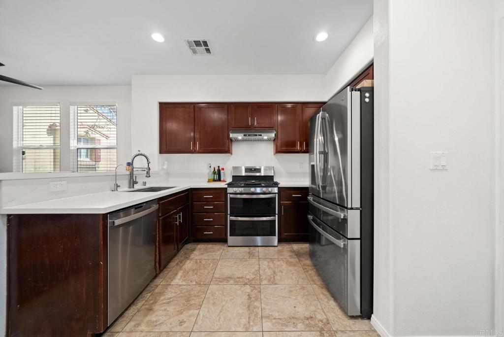 4300 Newton Avenue 8, San Diego, CA 92113 — photo 1