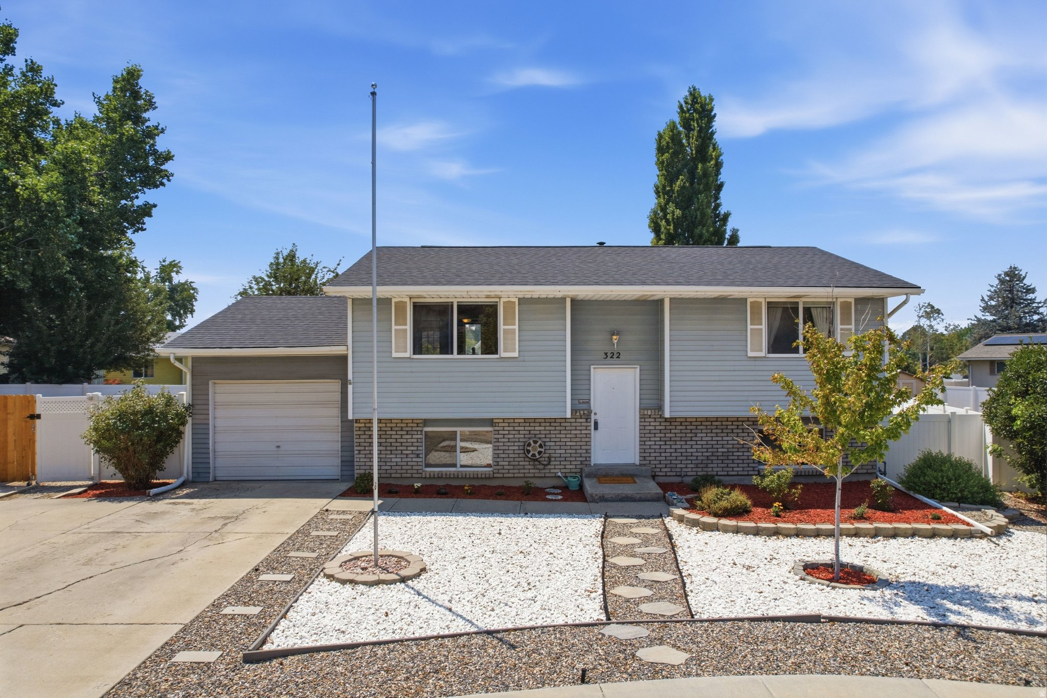 322 E ANNALYN DR, Sandy, UT 84070 — photo 1