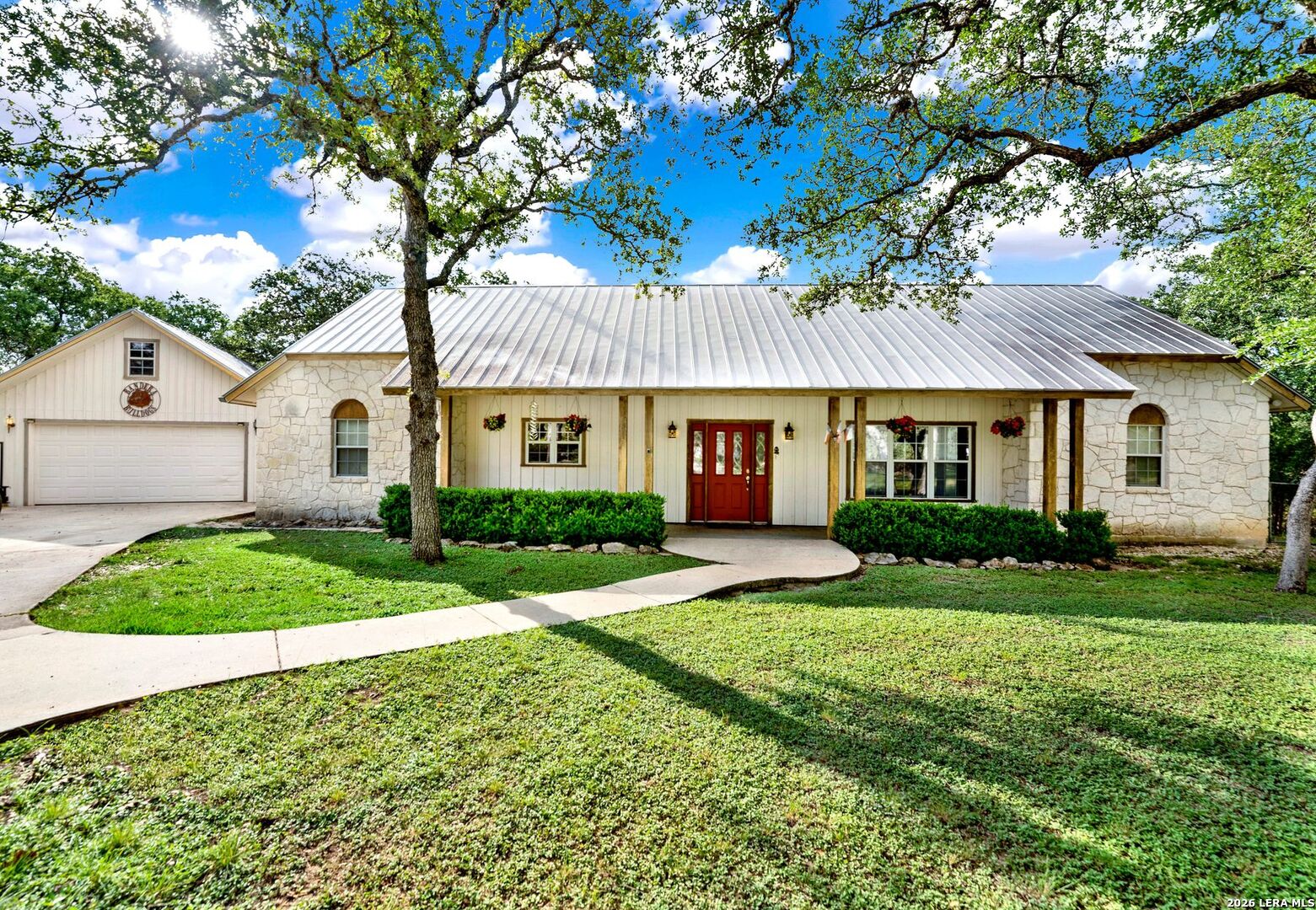 181 SETTLERS CIR, Bandera, TX 78003 — photo 1