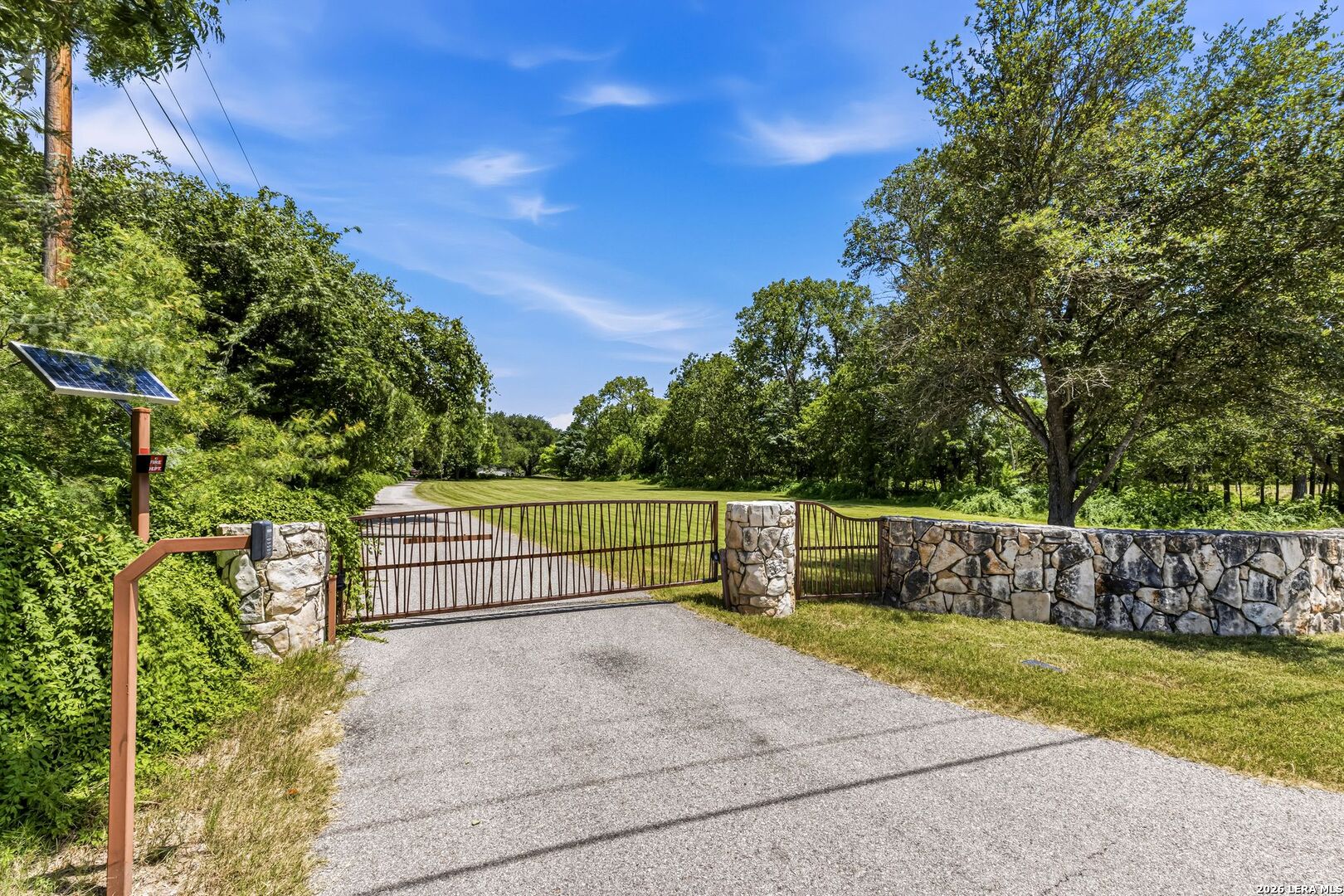 1324 Sleepy Hollow Ln, , 78130 — photo 1