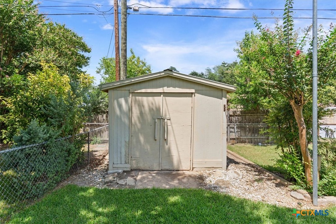 302 Upshaw, Temple, TX 76501 — photo 1
