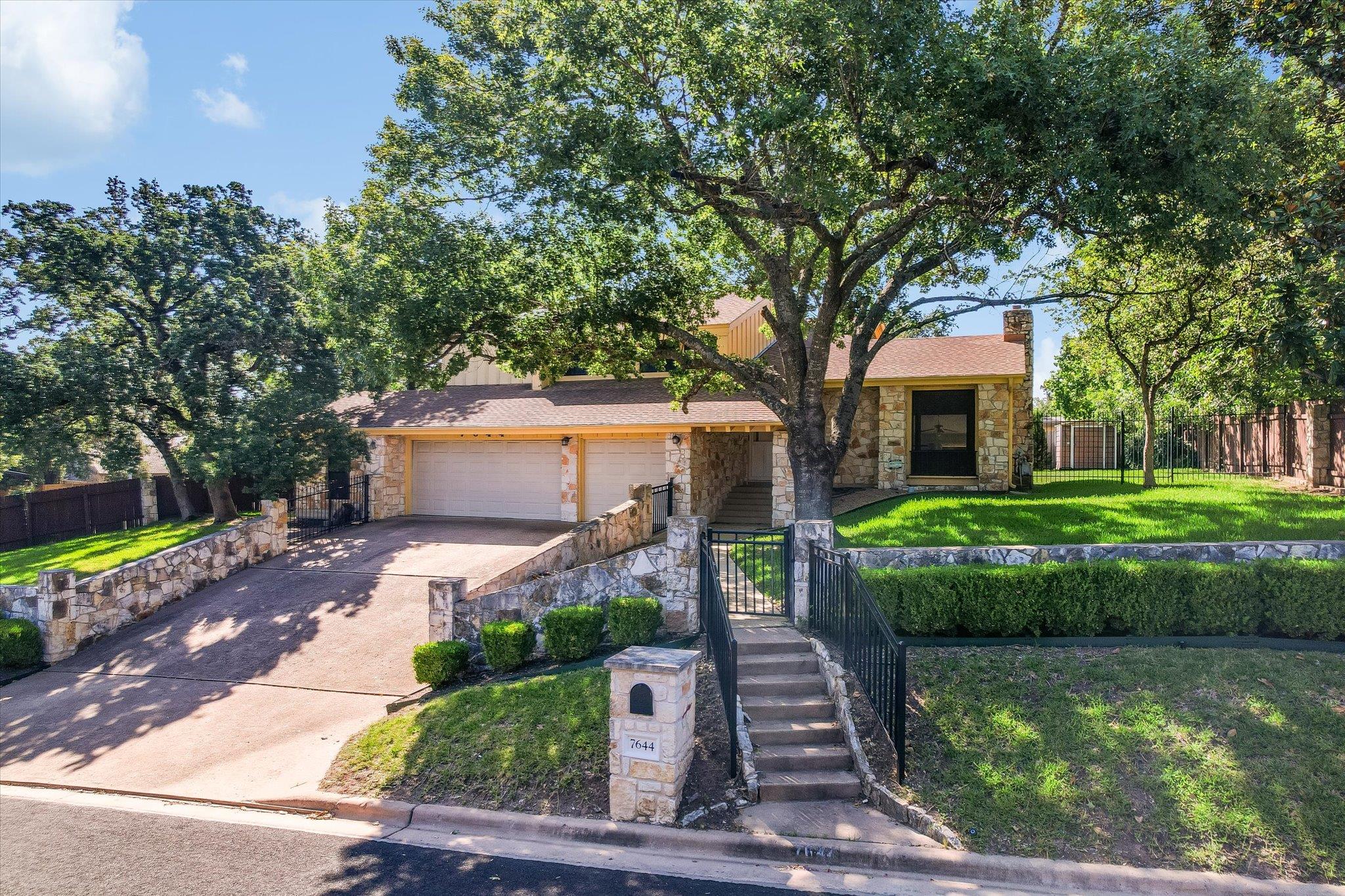 7644 PARKVIEW, Austin, TX 78731 — photo 1