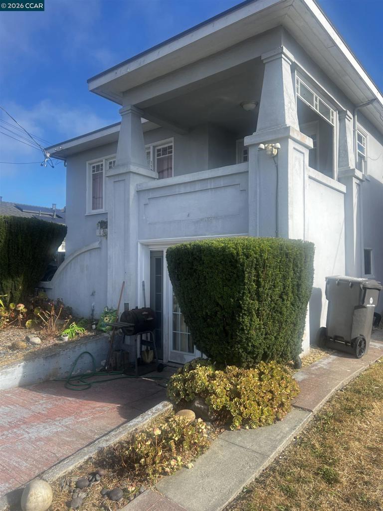 1161 64Th St, Oakland, CA 94608 — photo 1