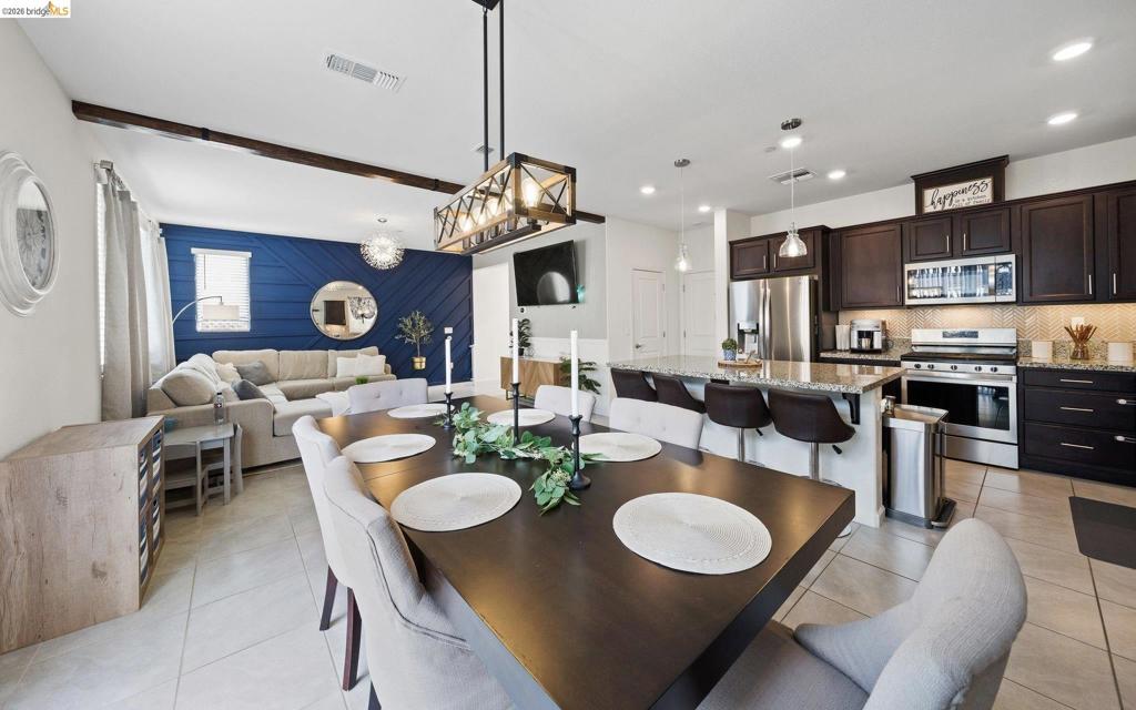 102 Leprino Cir, Oakley, CA 94561 — photo 1