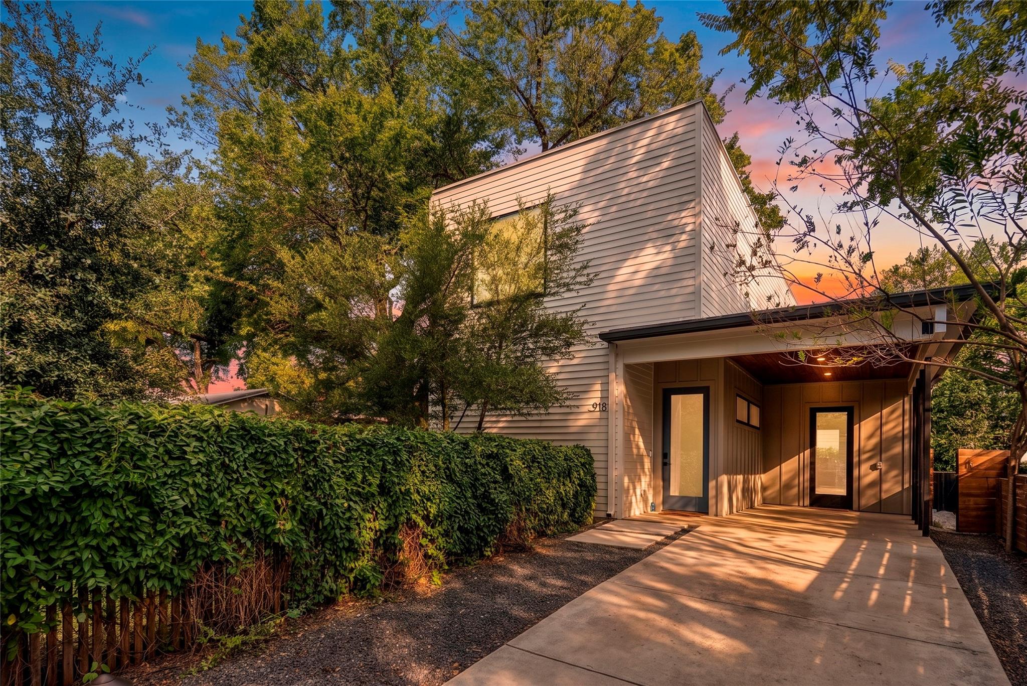 918 Chote, Austin, TX 78702 — photo 1