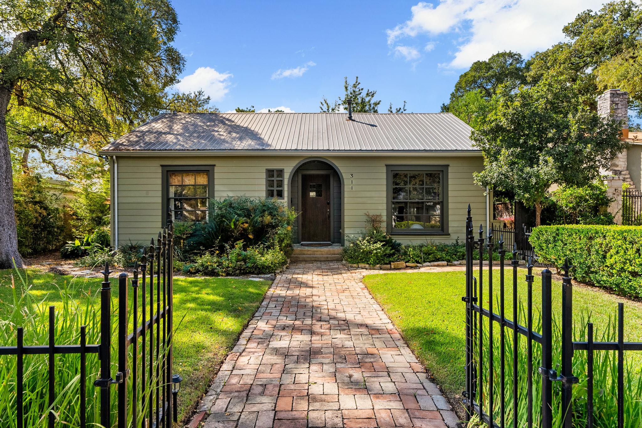 311 35th, Austin, TX 78705 — photo 1