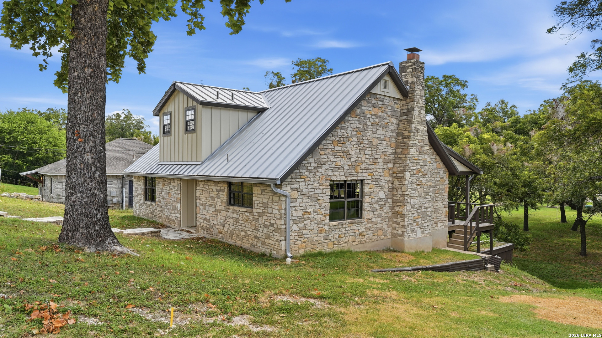 721 RIDGEROAD DR, New Braunfels, TX 78130 — photo 1