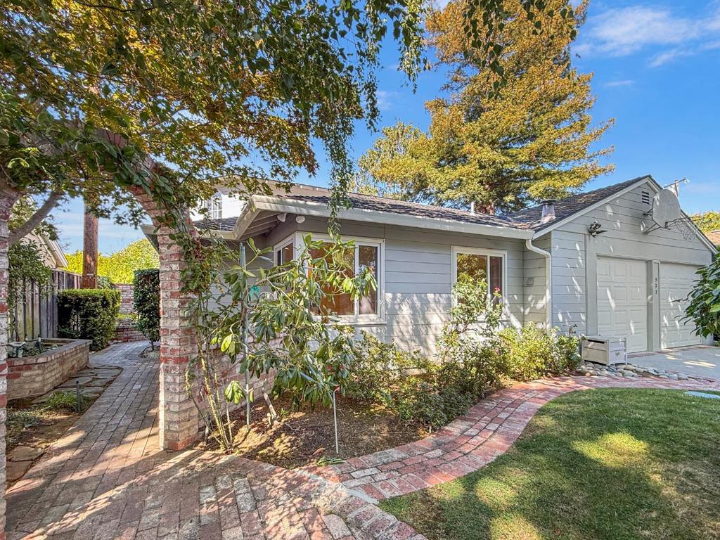 527 Hilbar Lane, Palo Alto, CA 94303 — photo 1