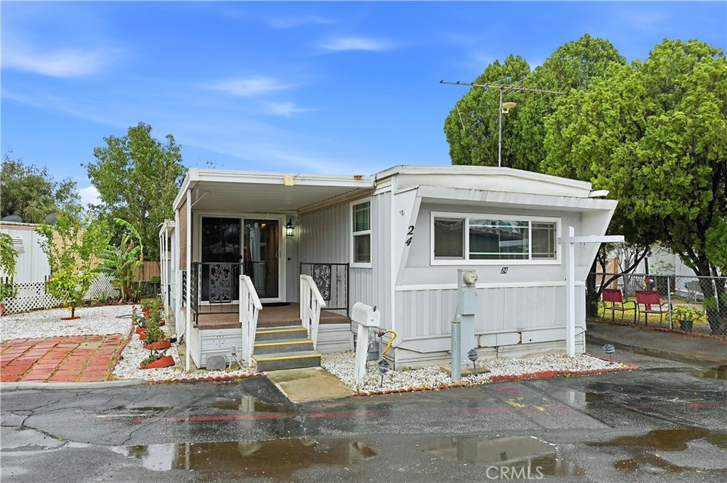 8787 Locust Avenue 24, Fontana, CA 92335 — photo 1