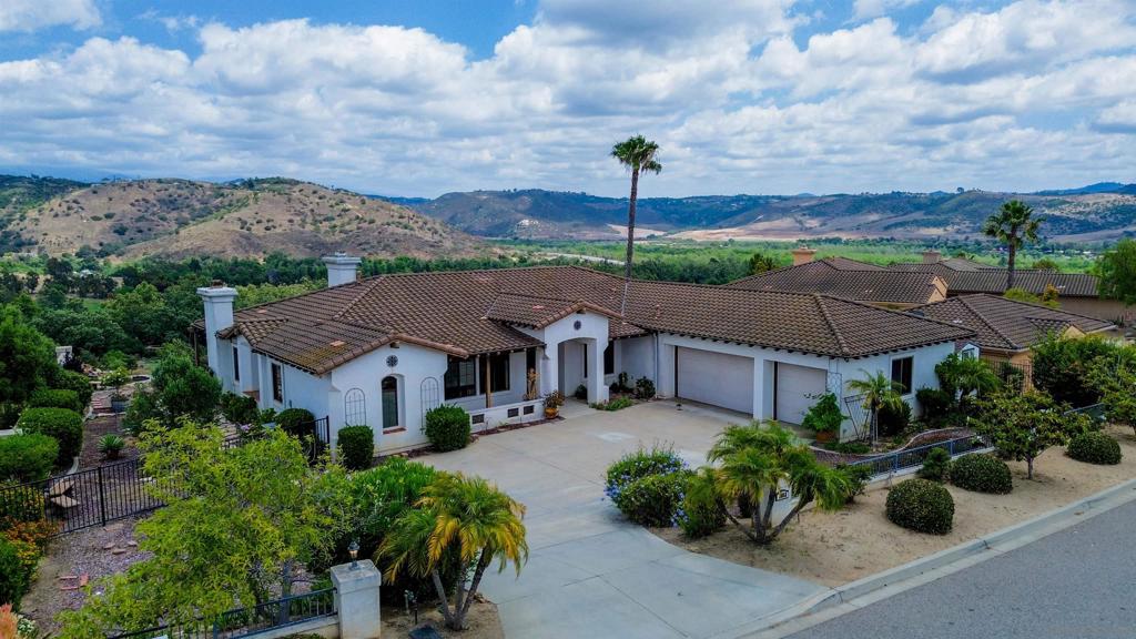 3862 Flowerwood Lane, Fallbrook, CA 92028 — photo 1