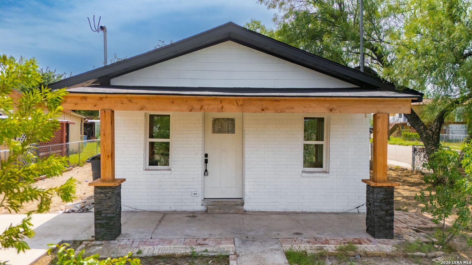 1099 N Comal, Eagle Pass, TX 78852 — photo 1