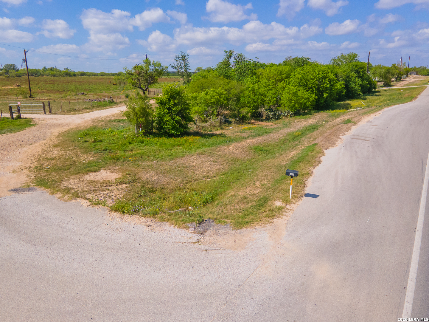 4984 S Loop 1604 E, Elmendorf, TX 78112 — photo 1