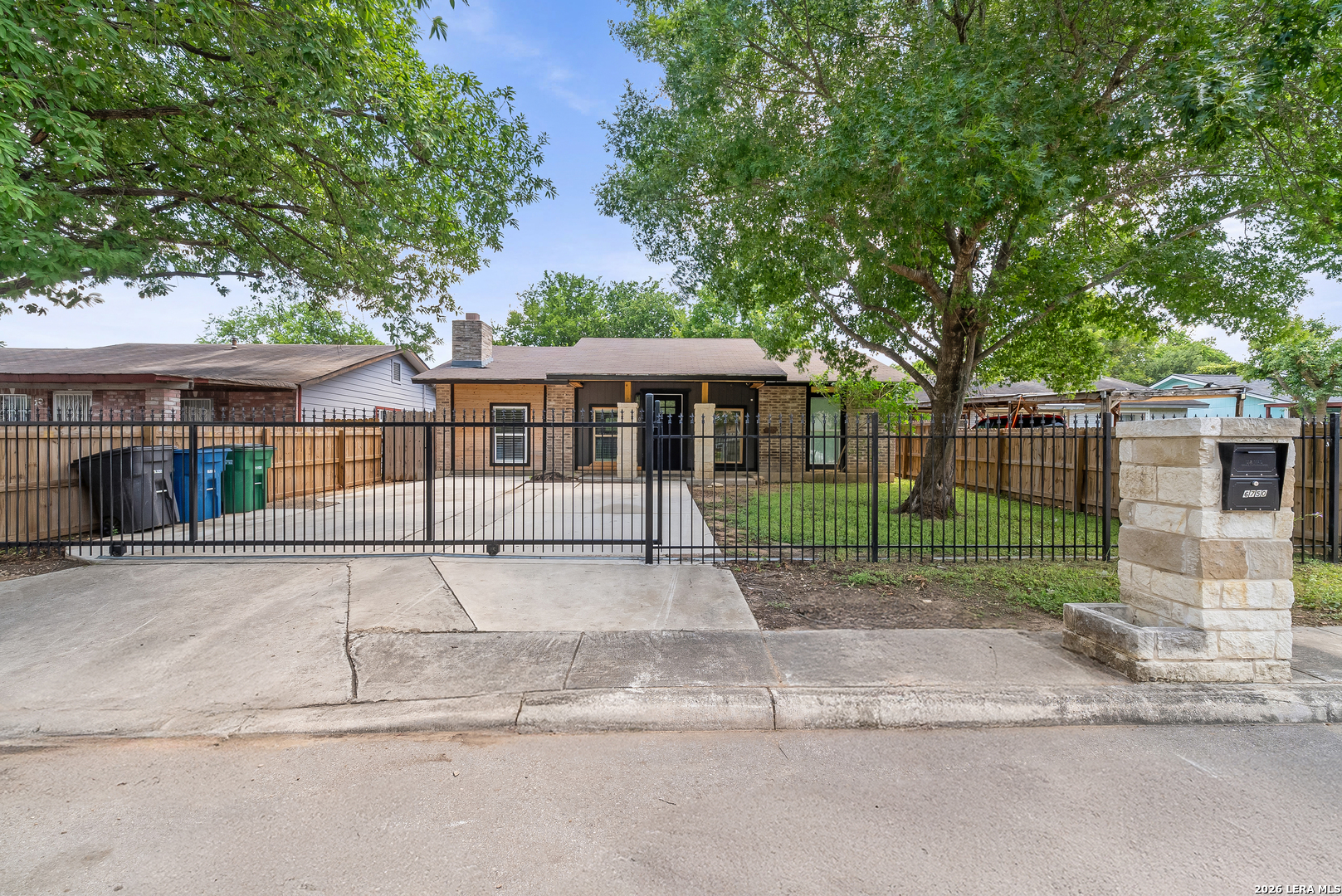 6750 PARADISE OAK DR, San Antonio, TX 78227 — photo 1