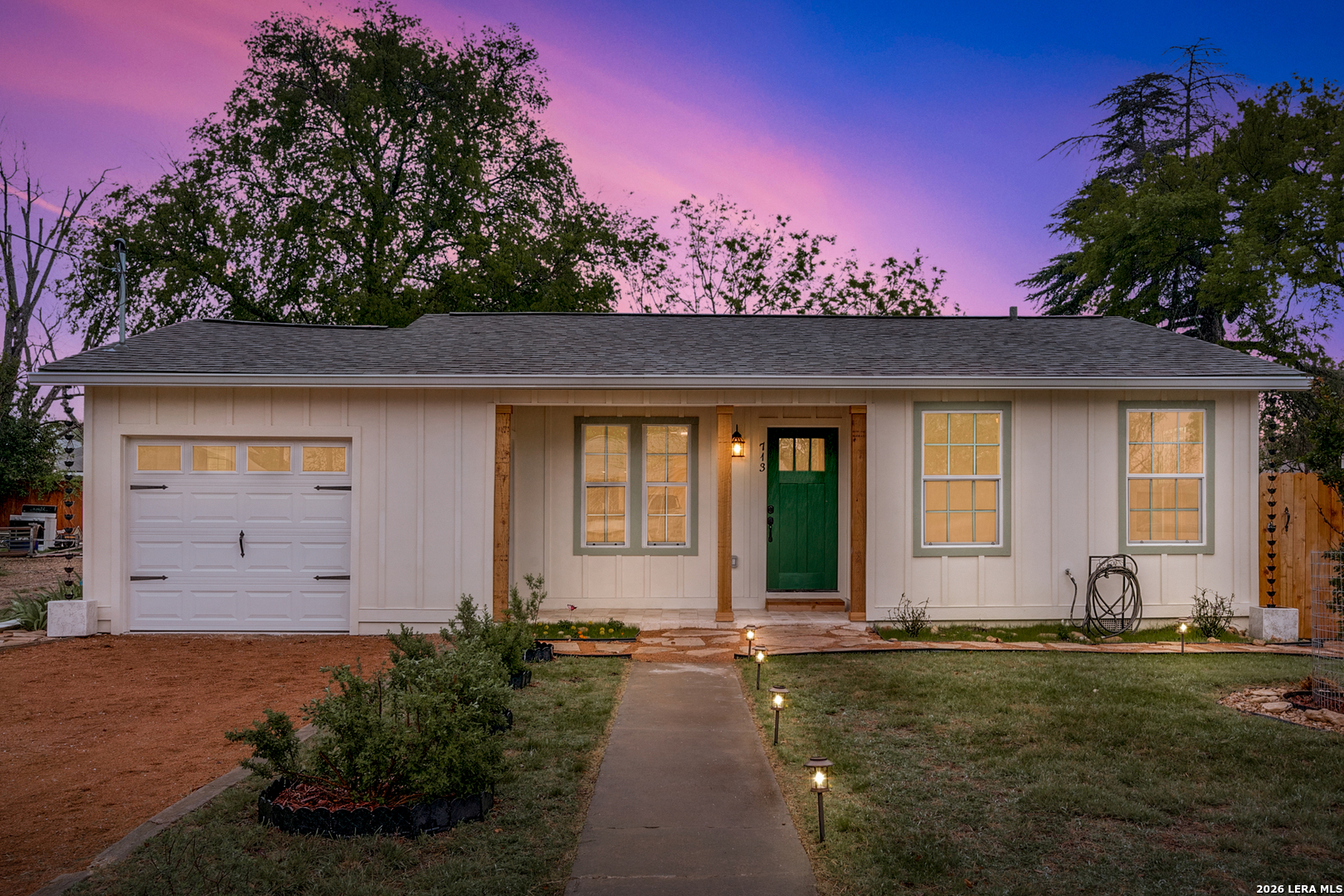 713 Lamar, Kerrville, TX 78028 — photo 1