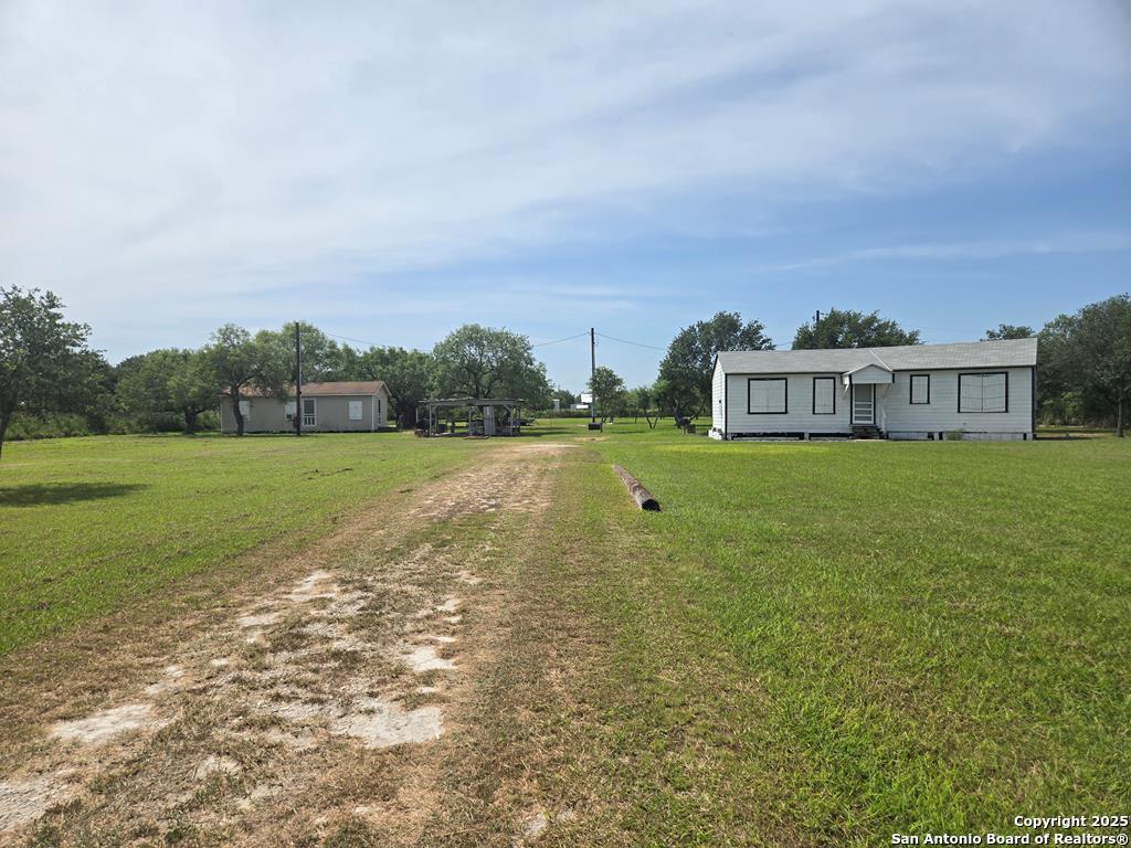 464 Cr 613, Skidmore,  78389 — photo 1