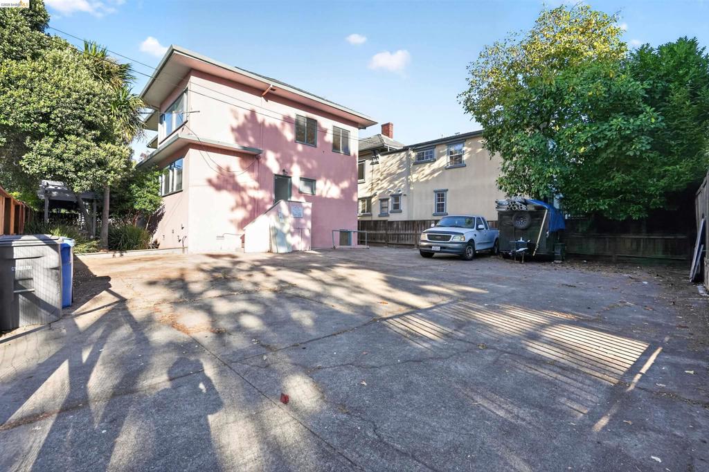 2520 Milvia St, Berkeley, CA 94704 — photo 1