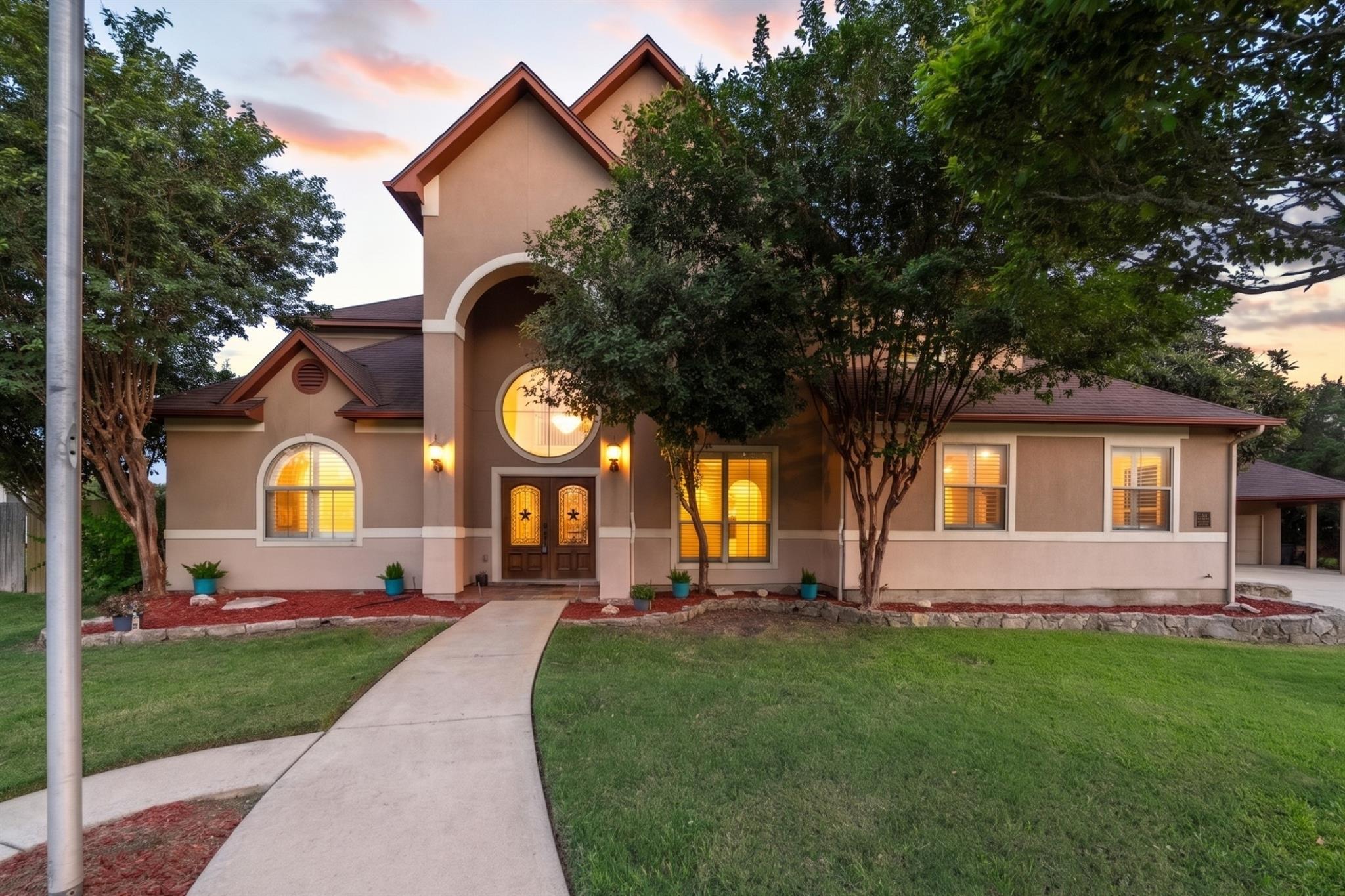 17  Horseshoe Ct, New Braunfels, TX 78132 — photo 1