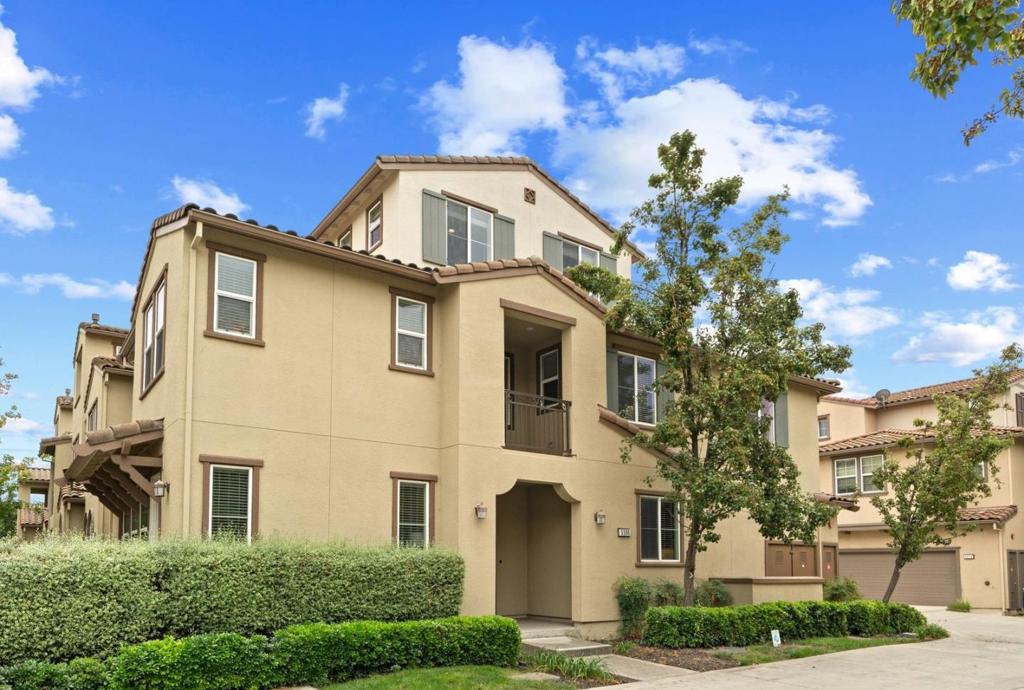 5300 Fioli Loop, San Ramon, CA 94582 — photo 1